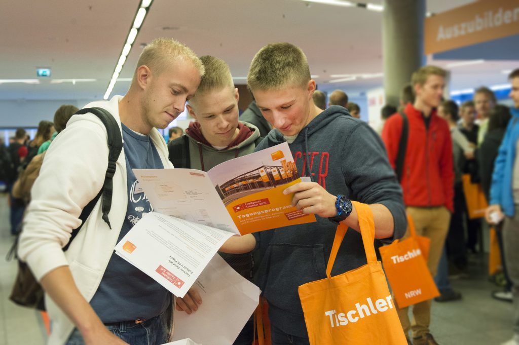 Treffpunkt Tischler 2017: volles Programm für Betriebsinhaber, Mitarbeiter und Azubis. Bild: Bettina Engel-Albustin Tischler NRW - Treffpunkt Tischler - Tagung im RuhrCongress in Bochum- am Freitag, den 04. September 2015