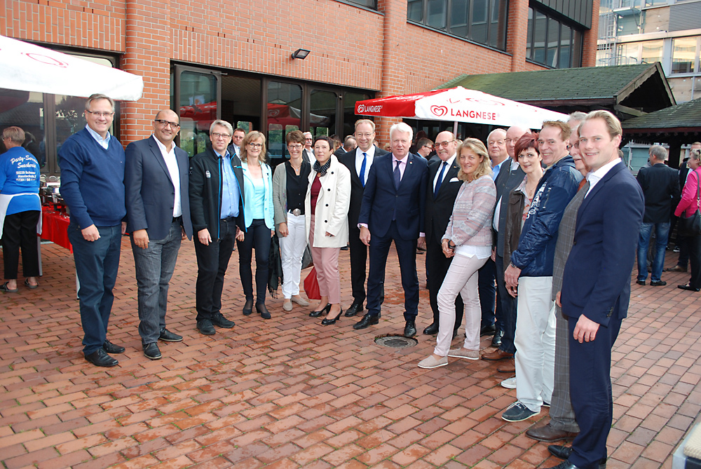 Zahlreiche Gäste aus Politik, Gesellschaft und Handwerk waren der Einladung der Kreishandwerkerschaft zum zwanglosen Miteinander beim Sommerfest gefolgt.