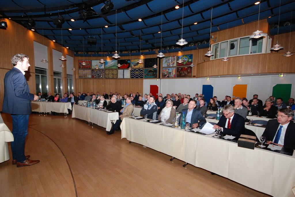 Mit über 80 Teilnehmern war der Saal in Lünen gut gefüllt.