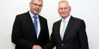 Der neue Präsident Karlgünter Eggersmann (l.) mit Ehrenpräsident Walter Derwald Foto: Baugewerbeverband Westfalen