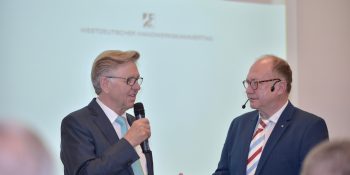 Präsentation der Studie zur wirtschaftlichen Bedeutung des ehrenamtlichen Engagements der Arbeitgeber im Handwerk in Nordrhein-Westfalen: WHKT-Präsident Hans Hund im Interview mit WDR-Moderator Ralf Raspe