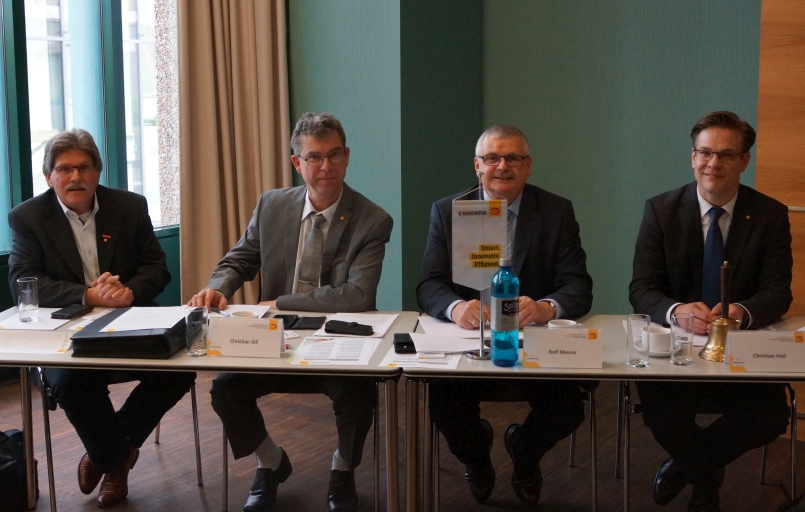 V.l. Volker Conradi, Christian Sill, Rolf Meurer und Hauptgeschäftsführer Christian Heil